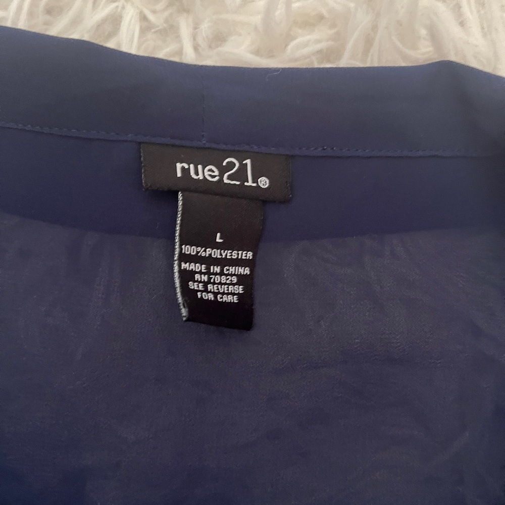 Blue Blouse. - Picture 3 of 3